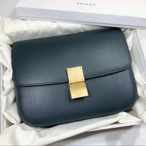 [[[SOLD]]]Celine box bag. Bran new! Dark green